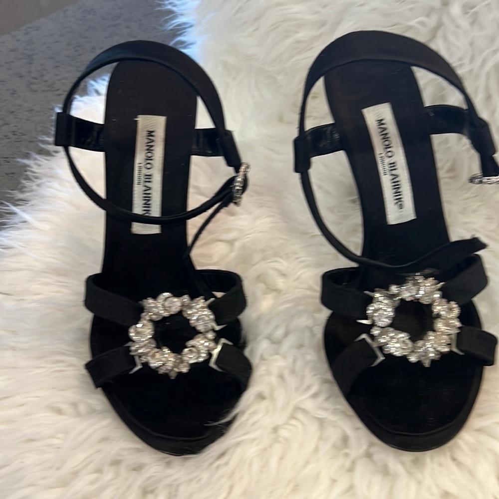 Beautiful Manolo Blahnik, satin pumps with rhinestones